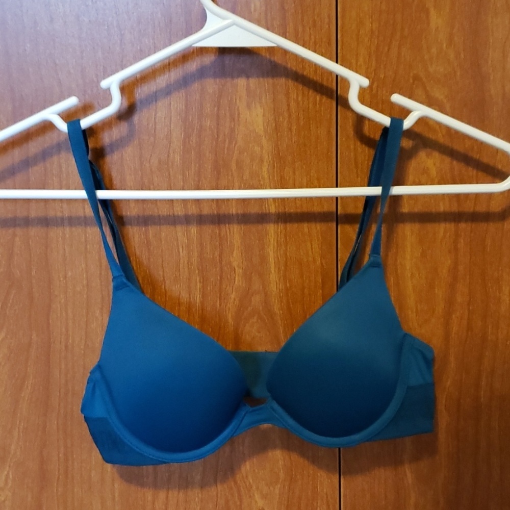PINK Everywhere Push Up Bra NEVER WORN